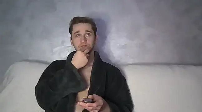 Snapshot of Frank07021 chatting on January 2025 03:32:02 AM Frank07021 online show from January 2025 03:32:02 AM