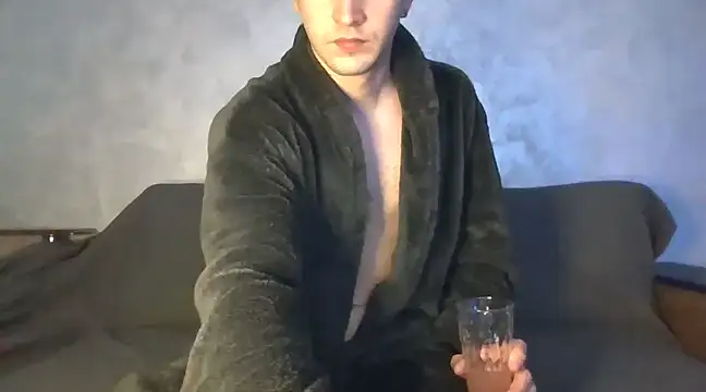 Snapshot of Frank07021 chatting on January 2025 01:45:01 AM Frank07021 online show from January 2025 01:45:01 AM