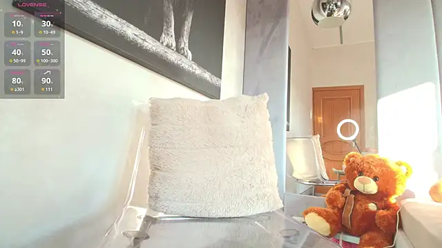 Snapshot of Mia__Milan chatting on February 2025 06:51:02 AM Mia Milan online show from February 2025 06:51:02 AM