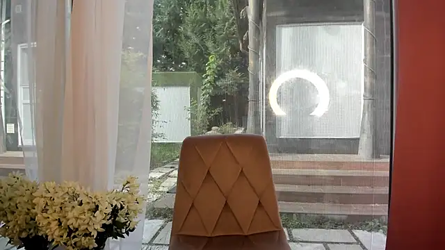 Snapshot of Mia__Milan chatting on October 2025 08:02:02 AM Mia Milan online show from October 2025 08:02:02 AM