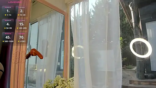 Snapshot of Mia__Milan chatting on November 2025 10:03:01 AM Mia Milan online show from November 2025 10:03:01 AM