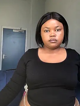 Snapshot of Curveysinaa chatting on March 2026 01:17:01 PM Curveysinaa online show from March 2026 01:17:01 PM