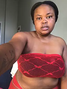 Snapshot of Curveysinaa chatting on April 2026 06:11:02 AM Curveysinaa online show from April 2026 06:11:02 AM