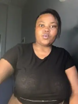 Snapshot of Curveysinaa chatting on April 2026 05:35:01 AM Curveysinaa online show from April 2026 05:35:01 AM