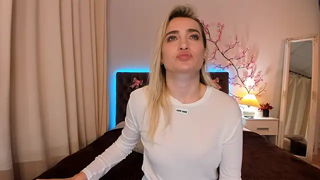 Snapshot of KateOwyns chatting on March 2026 01:22:01 PM KateOwyns online show from March 2026 01:22:01 PM