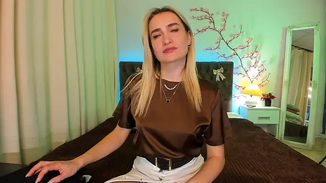 Snapshot of KateOwyns chatting on March 2026 12:38:02 PM KateOwyns online show from March 2026 12:38:02 PM