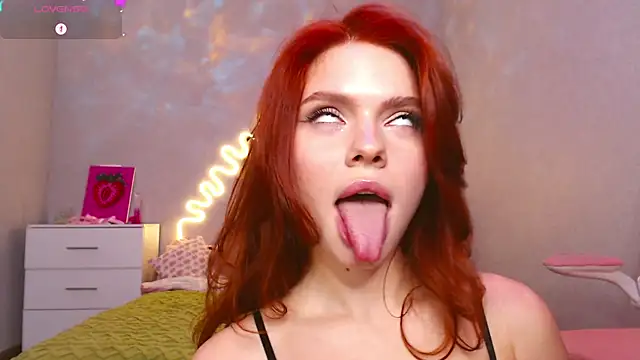 Red  Candy online show from December 2024 03:42:01 PM