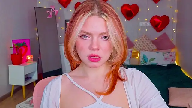 Snapshot of Red__Candy chatting on March 2026 01:17:02 PM Red Candy online show from March 2026 01:17:02 PM