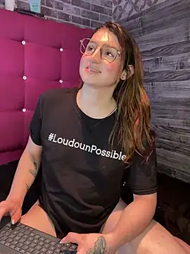 Snapshot of kamel-ayesha chatting on December 2024 06:34:02 PM kamel-ayesha online show from December 2024 06:34:02 PM