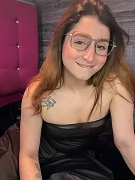 Snapshot of kamel-ayesha chatting on January 2025 04:46:01 PM kamel-ayesha online show from January 2025 04:46:01 PM