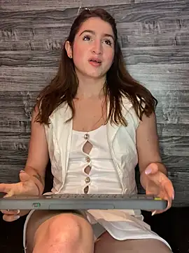 Snapshot of kamel-ayesha chatting on February 2025 02:49:01 PM kamel-ayesha online show from February 2025 02:49:01 PM