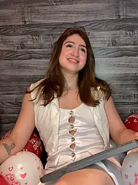 Snapshot of kamel-ayesha chatting on February 2025 01:18:02 PM kamel-ayesha online show from February 2025 01:18:02 PM