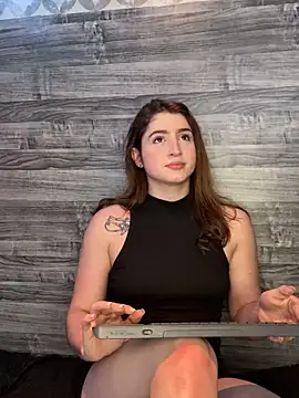 Snapshot of kamel-ayesha chatting on March 2025 03:52:01 PM kamel-ayesha online show from March 2025 03:52:01 PM