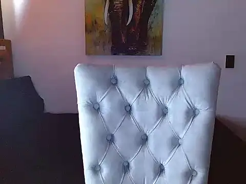 Velk hot online show from March 2026 12:32:01 PM