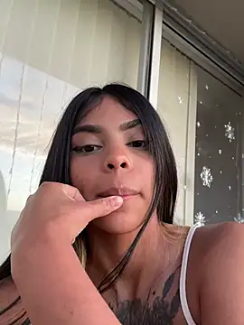 Zafiiro Blue online show from December 2024 11:00:02 AM