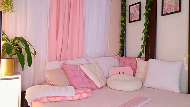 Snapshot of Zafiiro_Blue chatting on March 2026 10:25:01 PM Zafiiro Blue online show from March 2026 10:25:01 PM