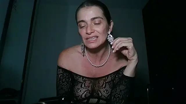 Liloo8923 online show from December 2024 12:45:02 AM