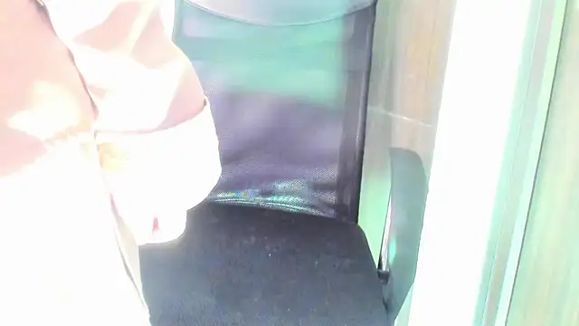 Snapshot of Liloo8923 chatting on March 2026 01:43:01 AM Liloo8923 online show from March 2026 01:43:01 AM