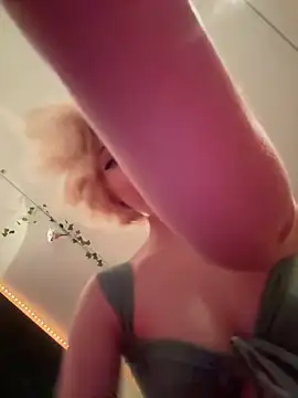 Snapshot of XMelissaX chatting on March 2026 09:38:02 PM XMelissaX online show from March 2026 09:38:02 PM