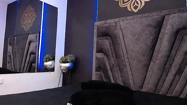 stefany bro online show from March 2025 05:41:02 PM