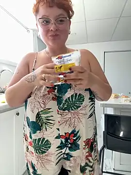 Sweetleeahxx online show from September 2025 04:07:01 PM