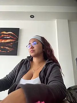 Snapshot of Miapeyton chatting on November 2025 03:27:01 PM Miapeyton online show from November 2025 03:27:01 PM