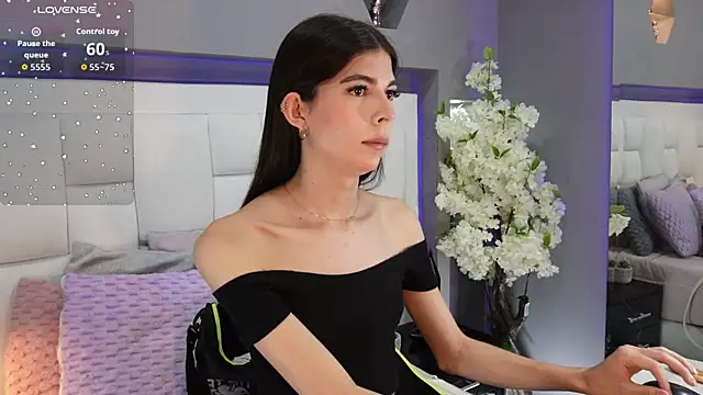 CuteAri online show from October 2025 08:07:01 PM