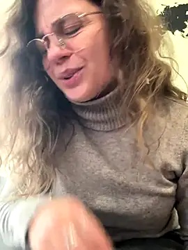 ItalianiMuli online show from December 2025 10:42:02 AM