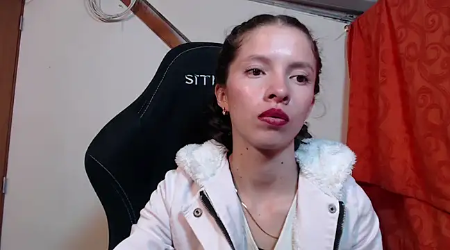 sweetdam12 online show from March 2025 08:21:02 PM