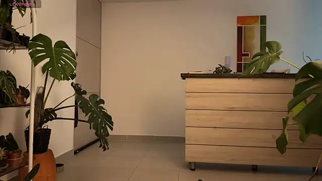 Snapshot of TheLeinad_Live chatting on October 2025 02:47:02 AM TheLeinad Live online show from October 2025 02:47:02 AM