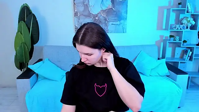 Snapshot of BonneyLove chatting on January 2025 10:41:01 PM BonneyLove online show from January 2025 10:41:01 PM