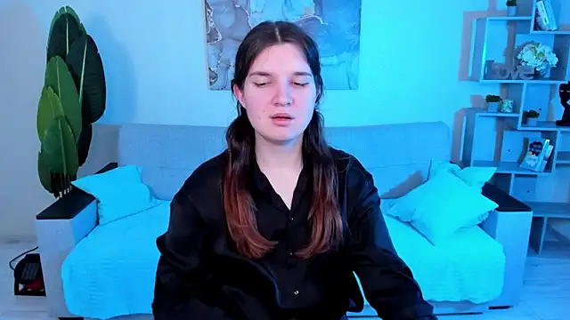 Snapshot of BonneyLove chatting on January 2025 08:04:01 PM BonneyLove online show from January 2025 08:04:01 PM