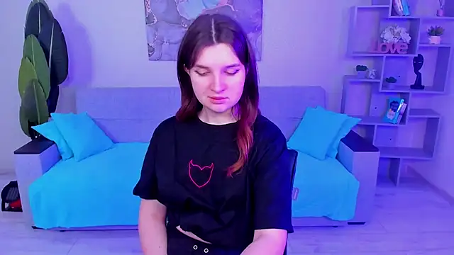 Snapshot of BonneyLove chatting on February 2025 09:37:02 PM BonneyLove online show from February 2025 09:37:02 PM