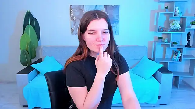 Snapshot of BonneyLove chatting on February 2025 09:02:01 PM BonneyLove online show from February 2025 09:02:01 PM