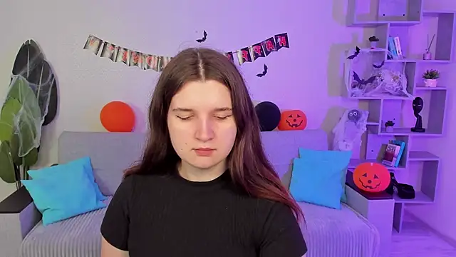 Snapshot of BonneyLove chatting on November 2025 05:36:02 PM BonneyLove online show from November 2025 05:36:02 PM