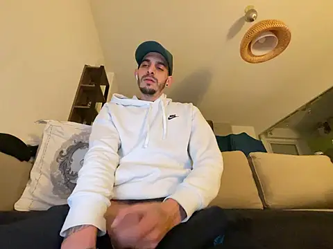 Rebeu313 online show from February 2025 11:31:01 PM