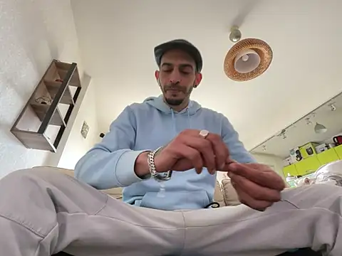 Rebeu313 online show from March 2025 10:47:01 AM