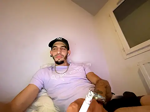 Rebeu313 online show from December 2025 04:55:02 PM