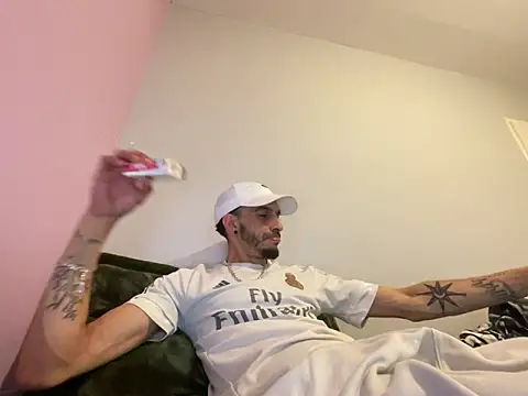 Rebeu313 online show from April 2026 03:17:01 AM