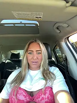 Snapshot of sunshinekisses chatting on October 2025 05:03:01 PM sunshinekisses online show from October 2025 05:03:01 PM