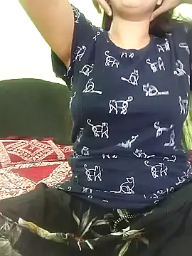 Snapshot of Taniya07 chatting on January 2025 04:04:01 PM Taniya07 online show from January 2025 04:04:01 PM