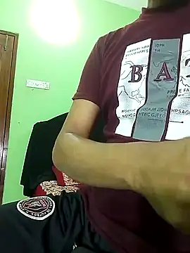 Snapshot of Taniya07 chatting on February 2025 04:45:02 PM Taniya07 online show from February 2025 04:45:02 PM