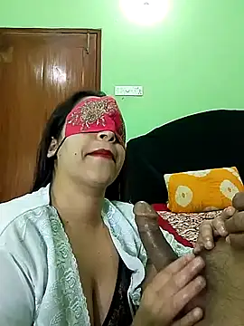 Snapshot of Taniya07 chatting on February 2025 05:15:01 PM Taniya07 online show from February 2025 05:15:01 PM