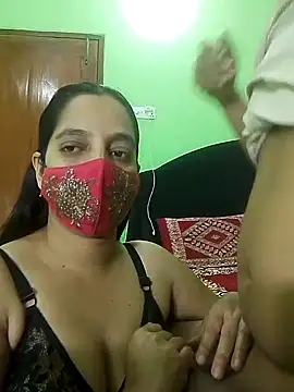 Snapshot of Taniya07 chatting on March 2025 05:28:01 PM Taniya07 online show from March 2025 05:28:01 PM