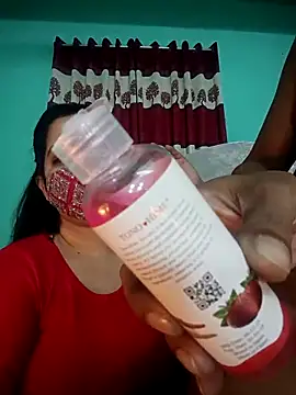 Snapshot of Taniya07 chatting on March 2026 05:28:01 PM Taniya07 online show from March 2026 05:28:01 PM