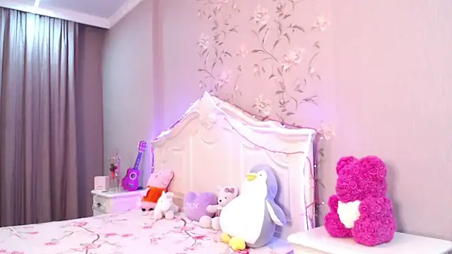 lilianbee online show from April 2026 07:07:02 PM