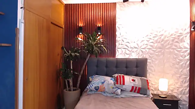 Perla prg online show from March 2025 03:29:02 PM