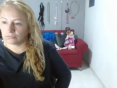 Snapshot of emperabigbootybigass chatting on February 2025 12:27:01 PM emperabigbootybigass online show from February 2025 12:27:01 PM