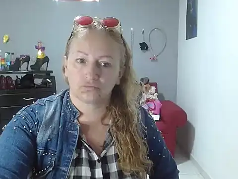 Snapshot of emperabigbootybigass chatting on February 2025 12:43:02 PM emperabigbootybigass online show from February 2025 12:43:02 PM