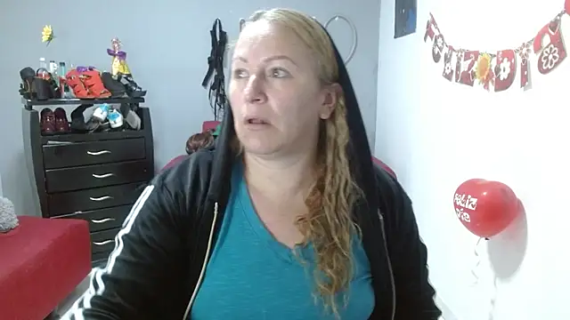 Snapshot of emperabigbootybigass chatting on February 2025 12:08:01 PM emperabigbootybigass online show from February 2025 12:08:01 PM